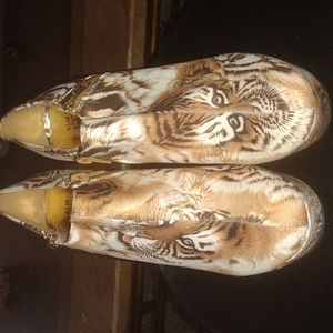 Women Tiger Boots